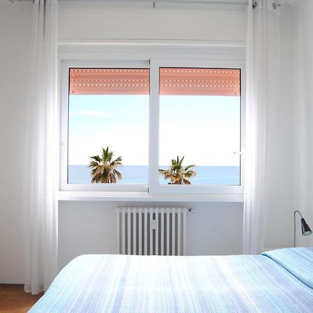 Gaiavacanze Beach Apartment บอร์ดิเกรา ภายนอก รูปภาพ