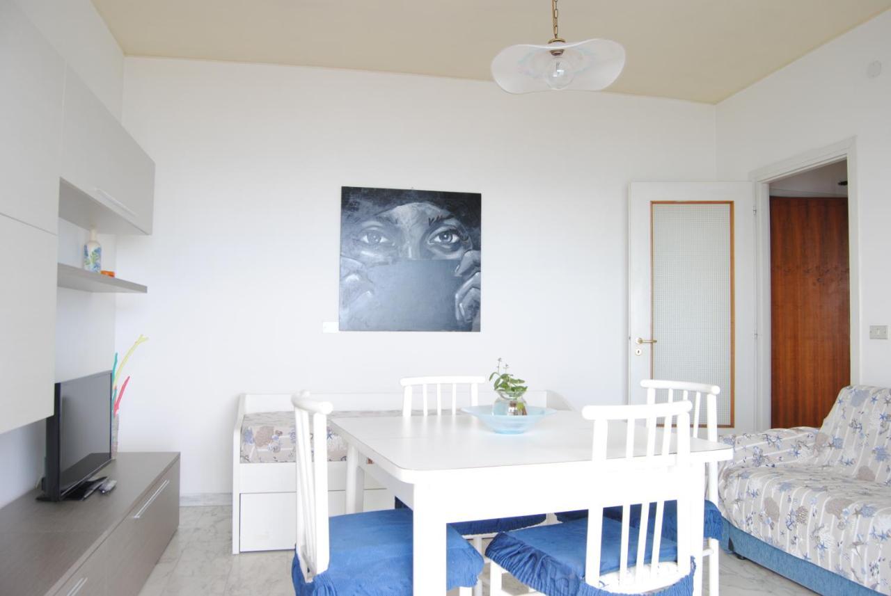 Gaiavacanze Beach Apartment บอร์ดิเกรา ภายนอก รูปภาพ