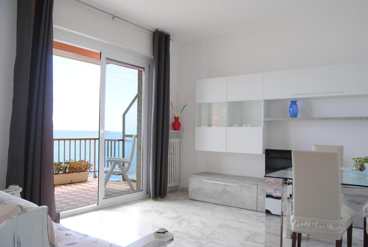 Gaiavacanze Beach Apartment บอร์ดิเกรา ภายนอก รูปภาพ