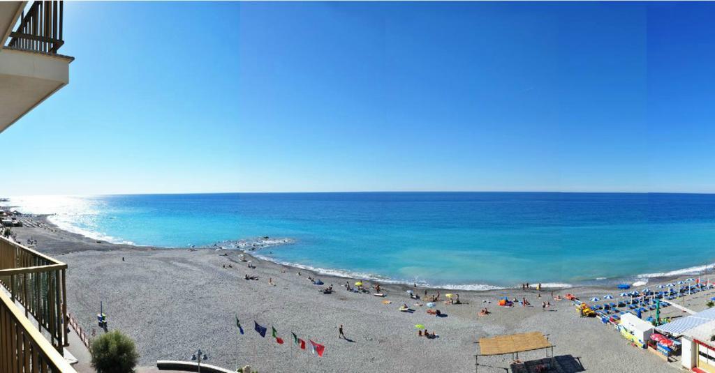 Gaiavacanze Beach Apartment บอร์ดิเกรา ห้อง รูปภาพ